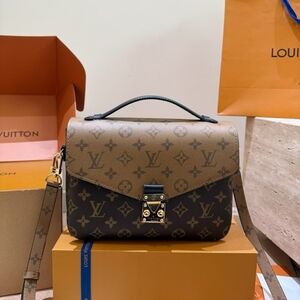 Louis Vuitton Métis Monogram Bag